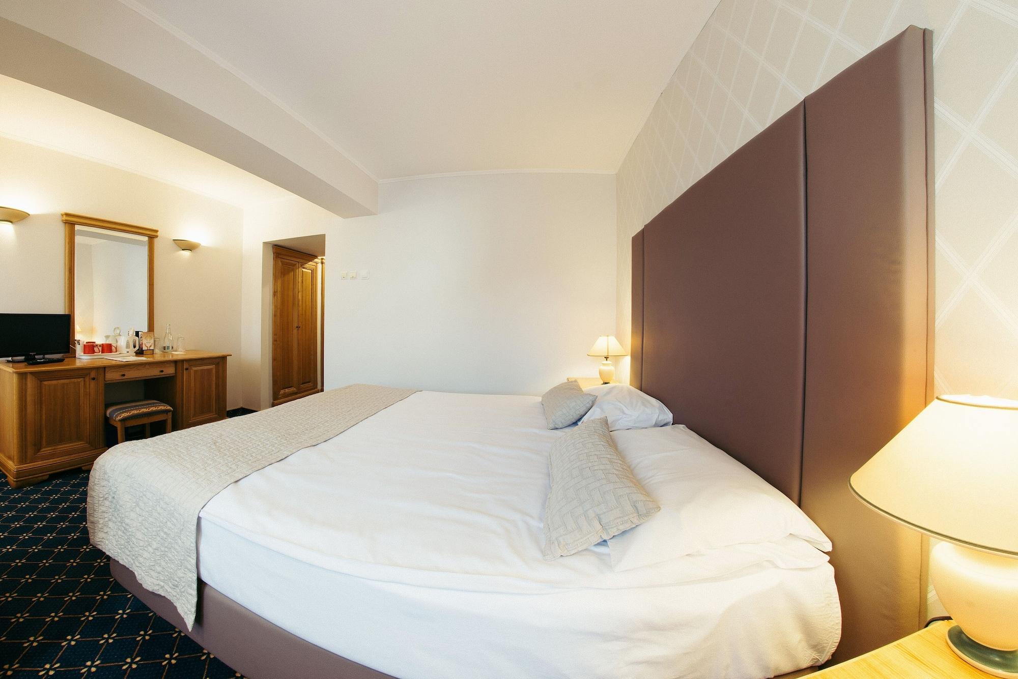 Best Western Bucovina Club De Munte กูรา ฮูมอรูลุย ภายนอก รูปภาพ