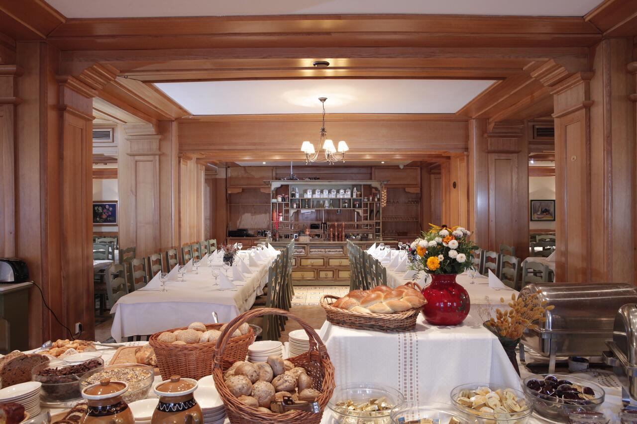 Best Western Bucovina Club De Munte กูรา ฮูมอรูลุย ภายนอก รูปภาพ