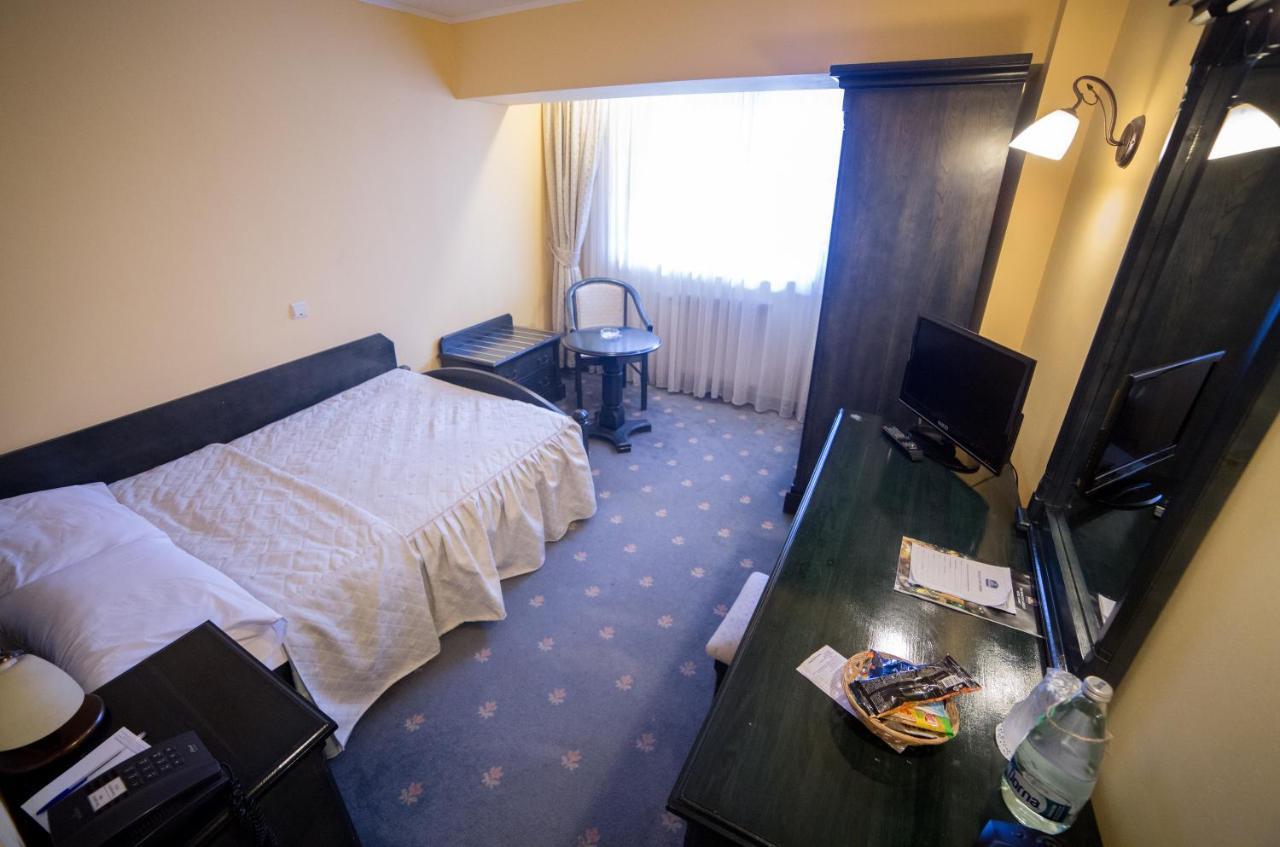 Best Western Bucovina Club De Munte กูรา ฮูมอรูลุย ภายนอก รูปภาพ