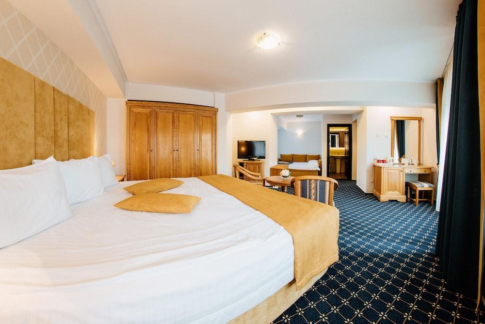 Best Western Bucovina Club De Munte กูรา ฮูมอรูลุย ภายนอก รูปภาพ